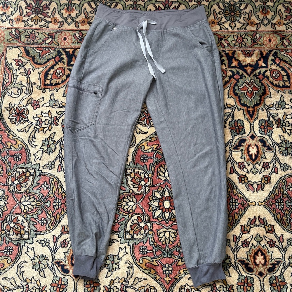 Gray Women’s Figs Jogger Scrubs
